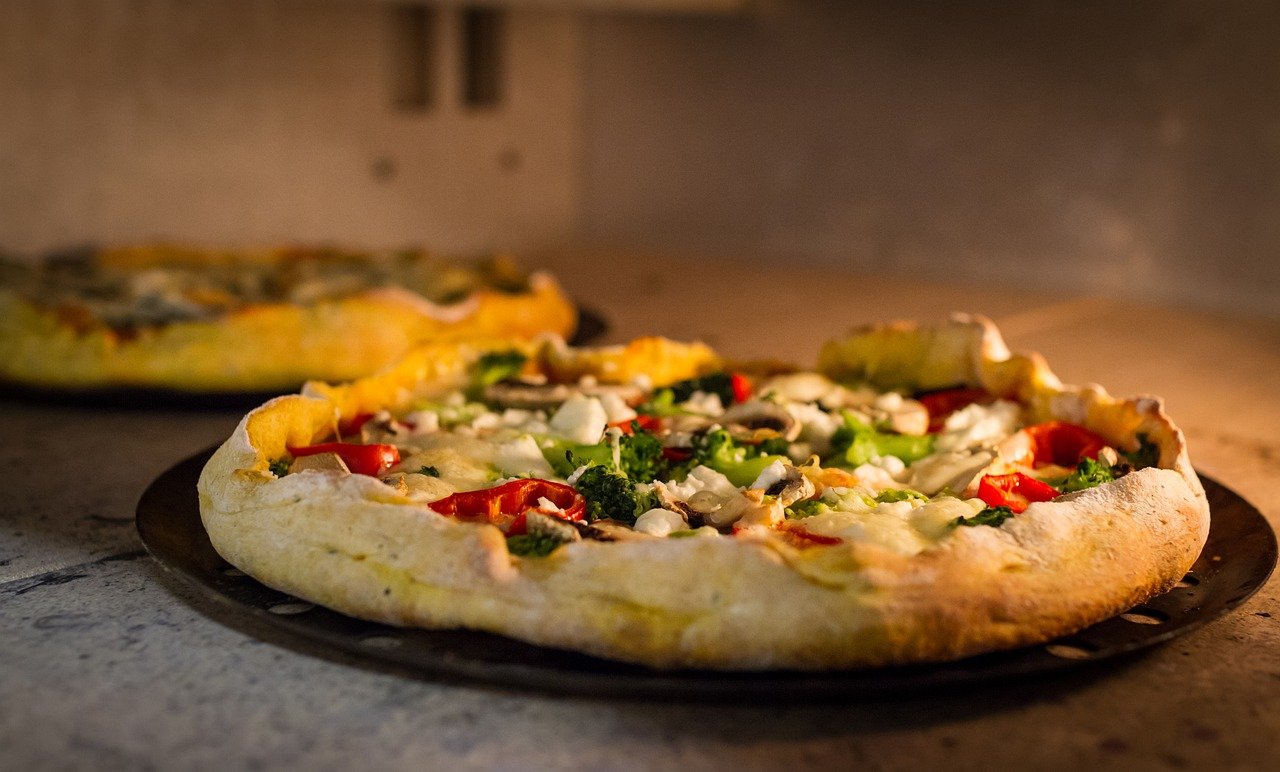 pizza, pizza oven, cook-6478478.jpg
